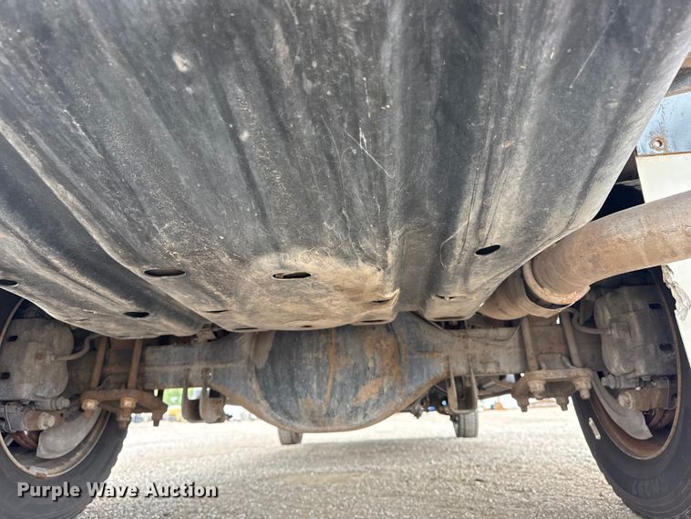 image for item NU9616 2016 Ford F550 Super Duty Crew Cab flatbed truck