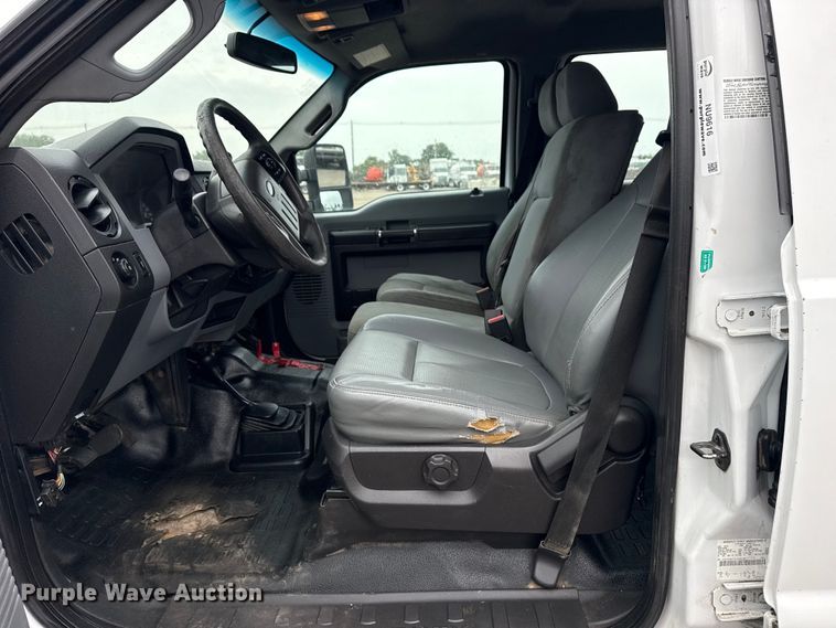 image for item NU9616 2016 Ford F550 Super Duty Crew Cab flatbed truck