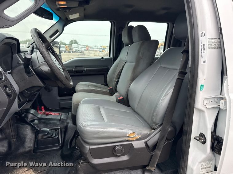 image for item NU9616 2016 Ford F550 Super Duty Crew Cab flatbed truck