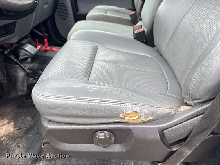 image for item NU9616 2016 Ford F550 Super Duty Crew Cab flatbed truck