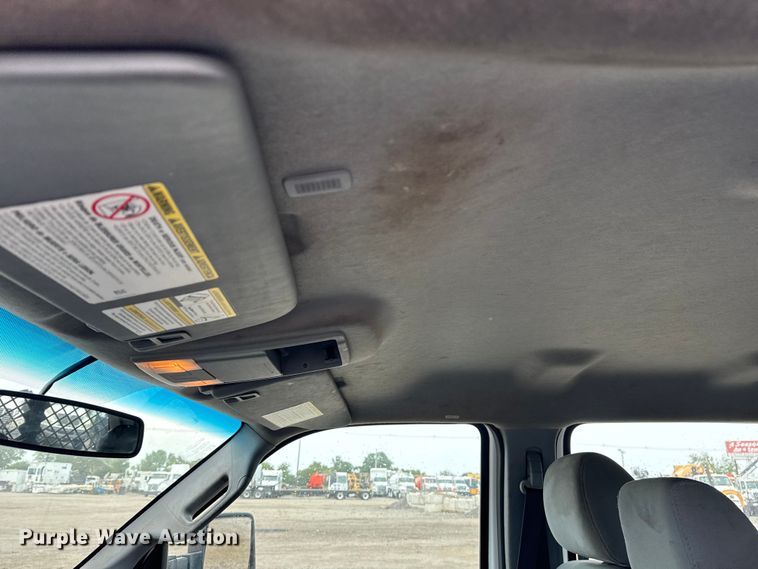 image for item NU9616 2016 Ford F550 Super Duty Crew Cab flatbed truck