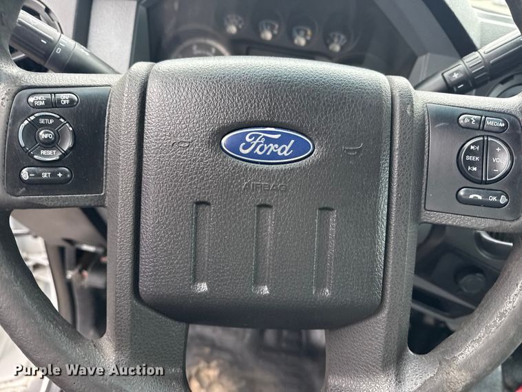 image for item NU9616 2016 Ford F550 Super Duty Crew Cab flatbed truck