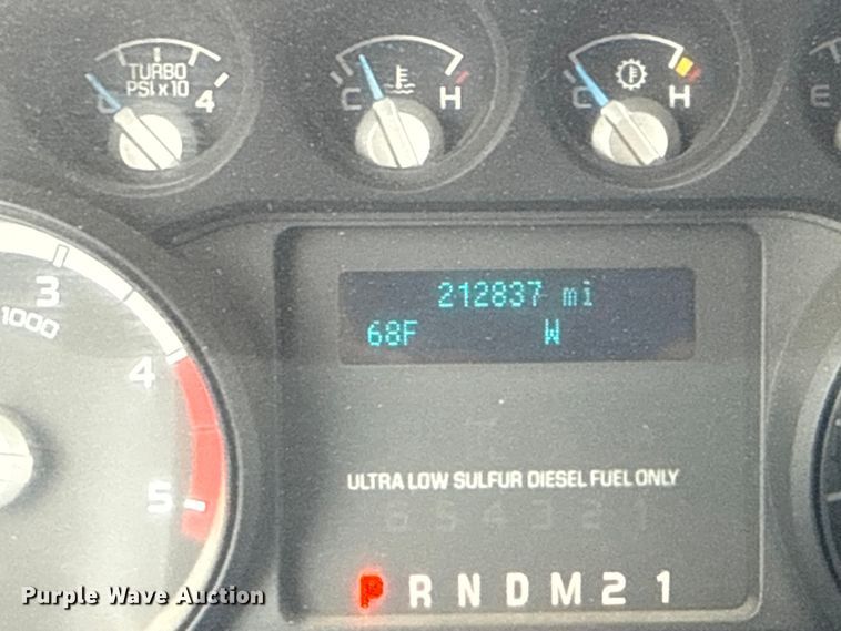 image for item NU9616 2016 Ford F550 Super Duty Crew Cab flatbed truck