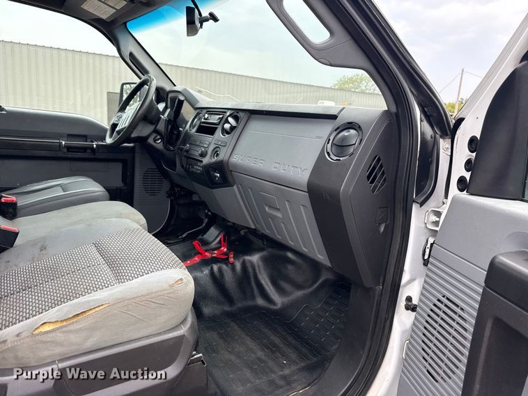 image for item NU9616 2016 Ford F550 Super Duty Crew Cab flatbed truck