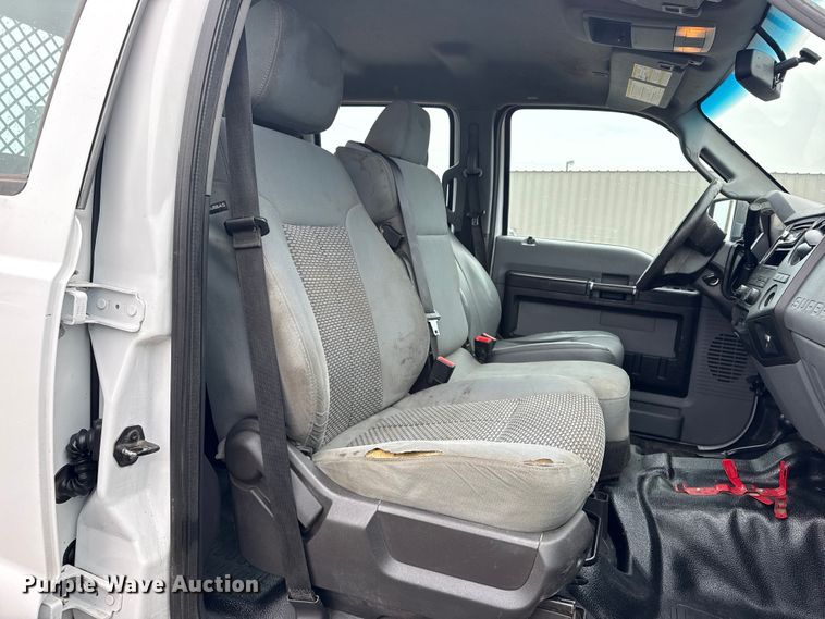 image for item NU9616 2016 Ford F550 Super Duty Crew Cab flatbed truck