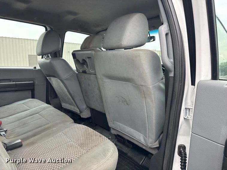 image for item NU9616 2016 Ford F550 Super Duty Crew Cab flatbed truck