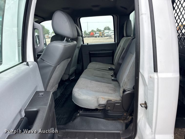 image for item NU9616 2016 Ford F550 Super Duty Crew Cab flatbed truck