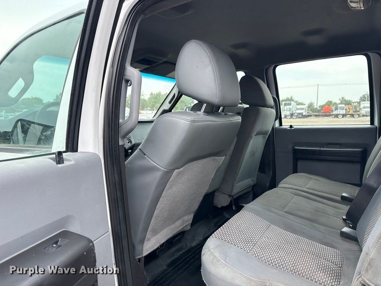 image for item NU9616 2016 Ford F550 Super Duty Crew Cab flatbed truck