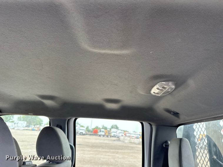 image for item NU9616 2016 Ford F550 Super Duty Crew Cab flatbed truck