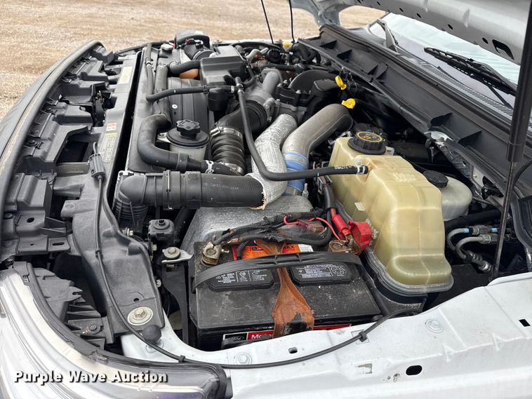 image for item NU9616 2016 Ford F550 Super Duty Crew Cab flatbed truck