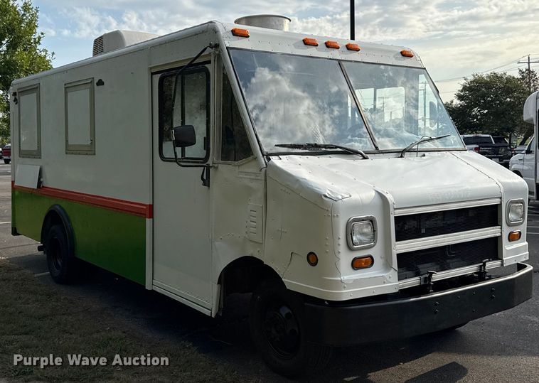 image for item OJ9929 2006 Ford E450 food truck