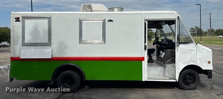 image for item OJ9929 2006 Ford E450 food truck