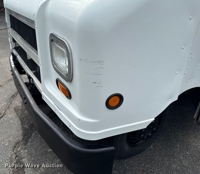 image for item OJ9929 2006 Ford E450 food truck