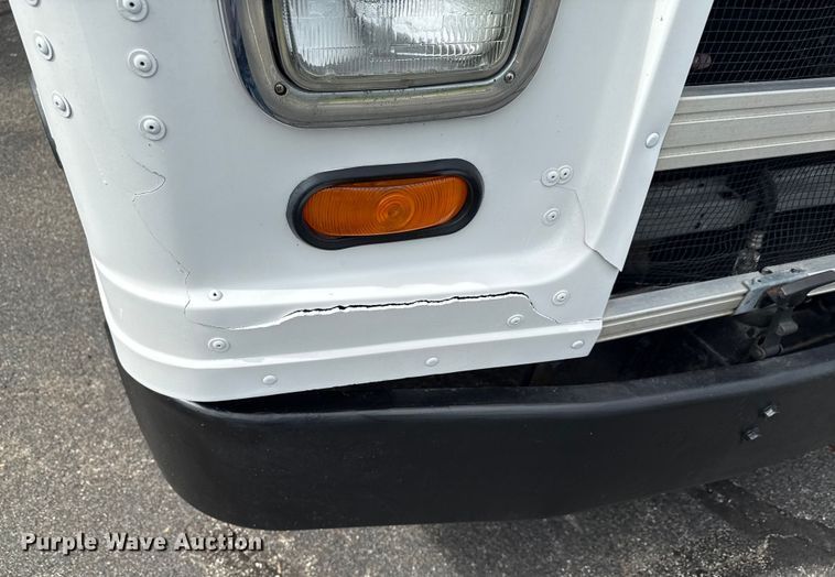 image for item OJ9929 2006 Ford E450 food truck