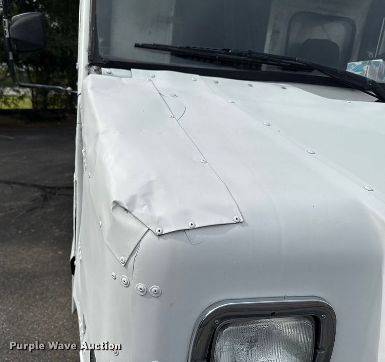 image for item OJ9929 2006 Ford E450 food truck