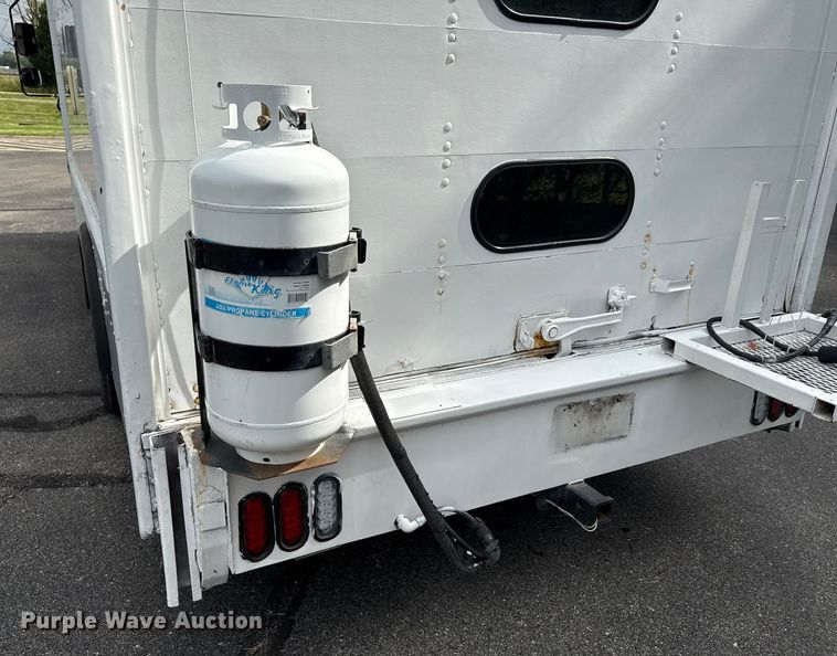 image for item OJ9929 2006 Ford E450 food truck