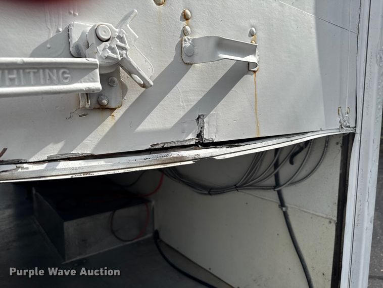 image for item OJ9929 2006 Ford E450 food truck