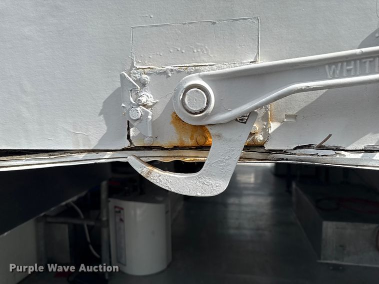 image for item OJ9929 2006 Ford E450 food truck