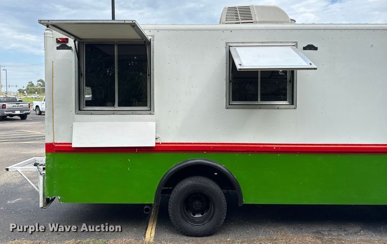 image for item OJ9929 2006 Ford E450 food truck