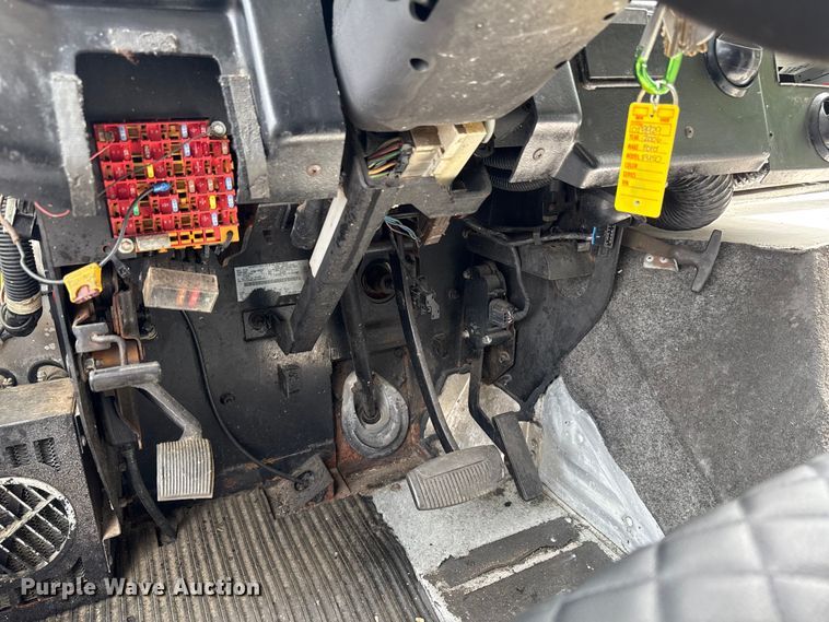 image for item OJ9929 2006 Ford E450 food truck