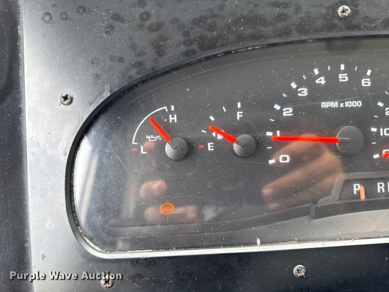 image for item OJ9929 2006 Ford E450 food truck