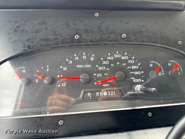 image for item OJ9929 2006 Ford E450 food truck