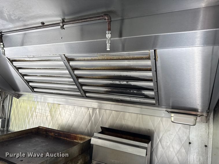 image for item OJ9929 2006 Ford E450 food truck