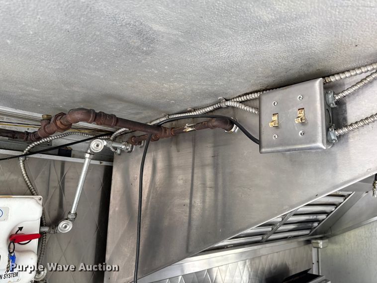 image for item OJ9929 2006 Ford E450 food truck