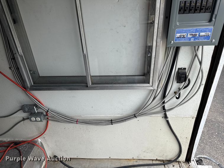 image for item OJ9929 2006 Ford E450 food truck