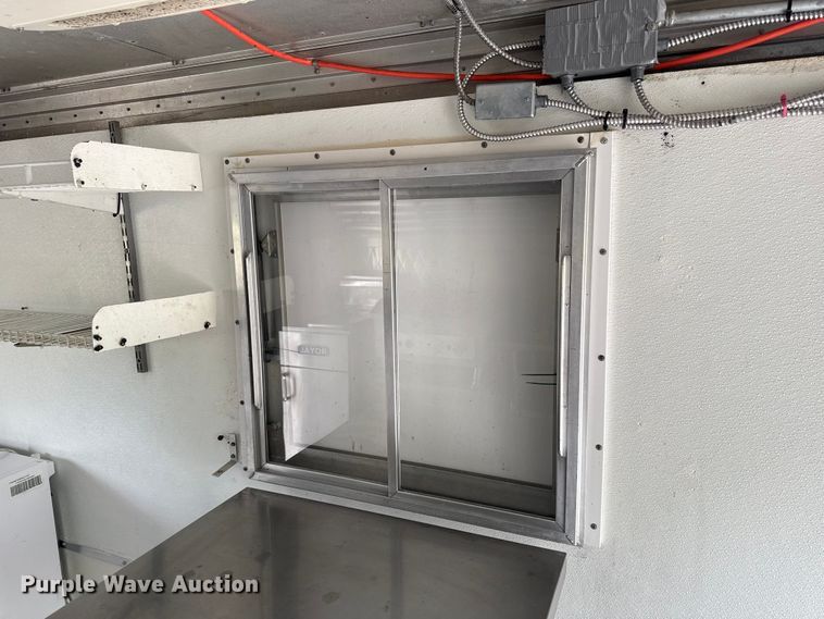 image for item OJ9929 2006 Ford E450 food truck