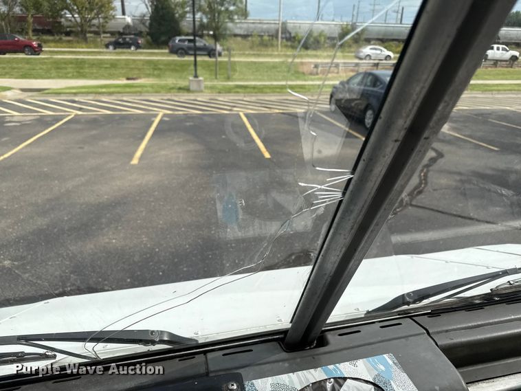 image for item OJ9929 2006 Ford E450 food truck