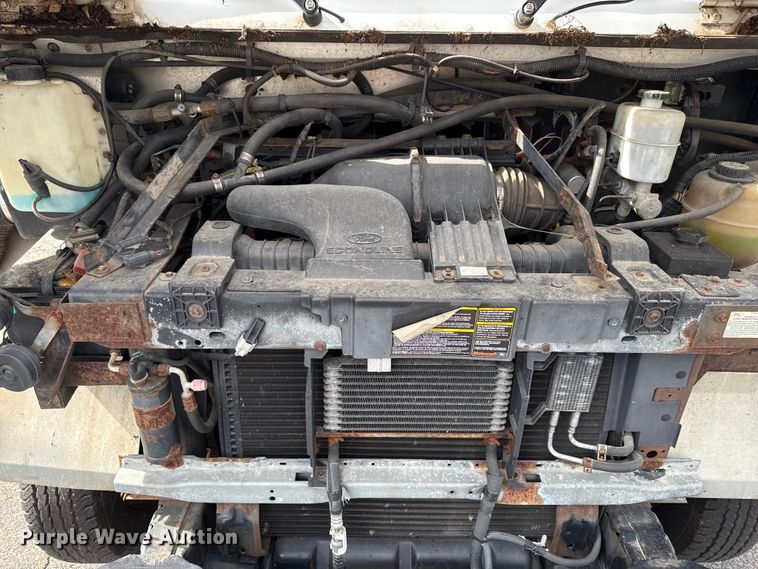 image for item OJ9929 2006 Ford E450 food truck