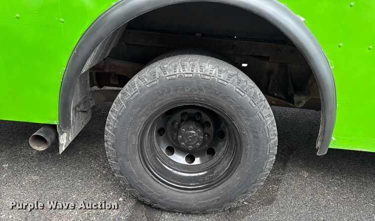 image for item OJ9929 2006 Ford E450 food truck