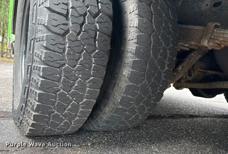 image for item OJ9929 2006 Ford E450 food truck