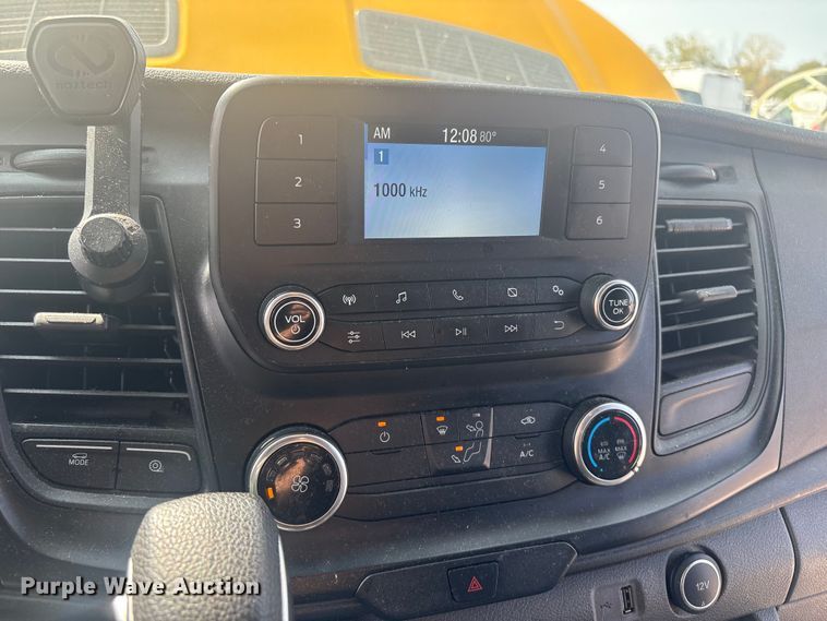 image for item YA0619 2020 Ford Transit 250 van