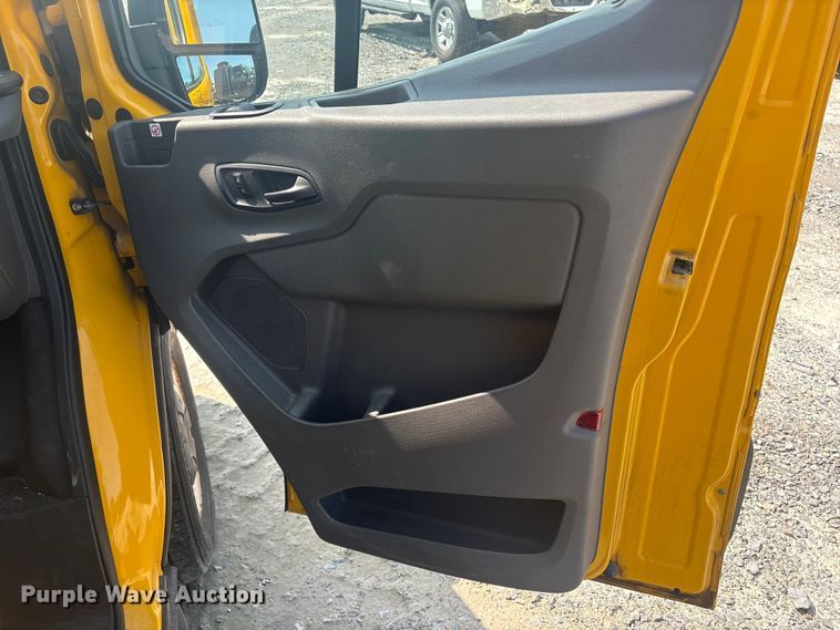 image for item YA0619 2020 Ford Transit 250 van