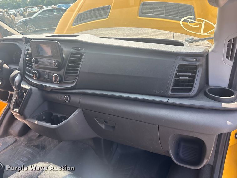 image for item YA0619 2020 Ford Transit 250 van