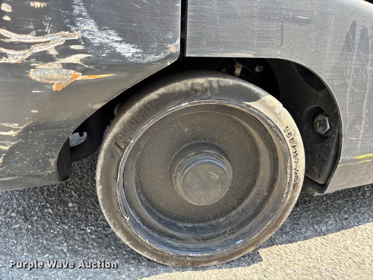 image for item YA0743 Crown CG020SC-9 forklift