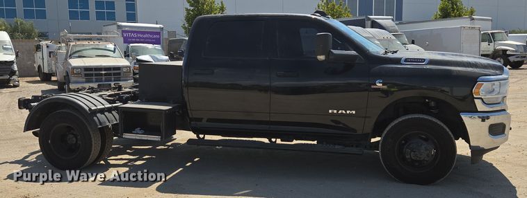 image for item YA0780 2022 RAM 3500 pickup truck cab and chassis