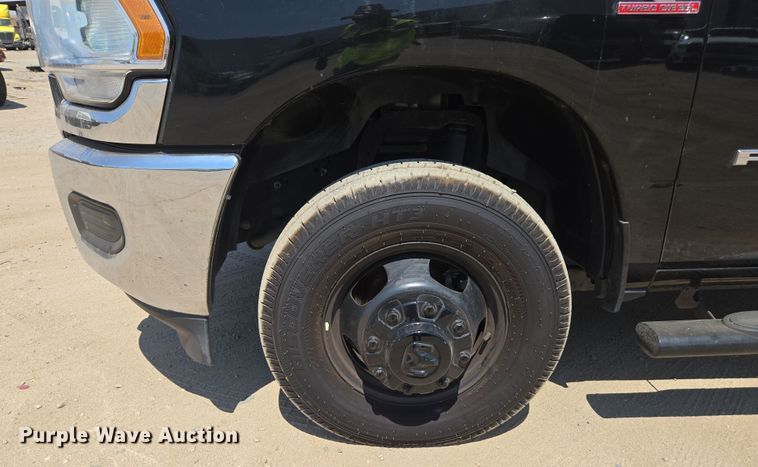 image for item YA0780 2022 RAM 3500 pickup truck cab and chassis