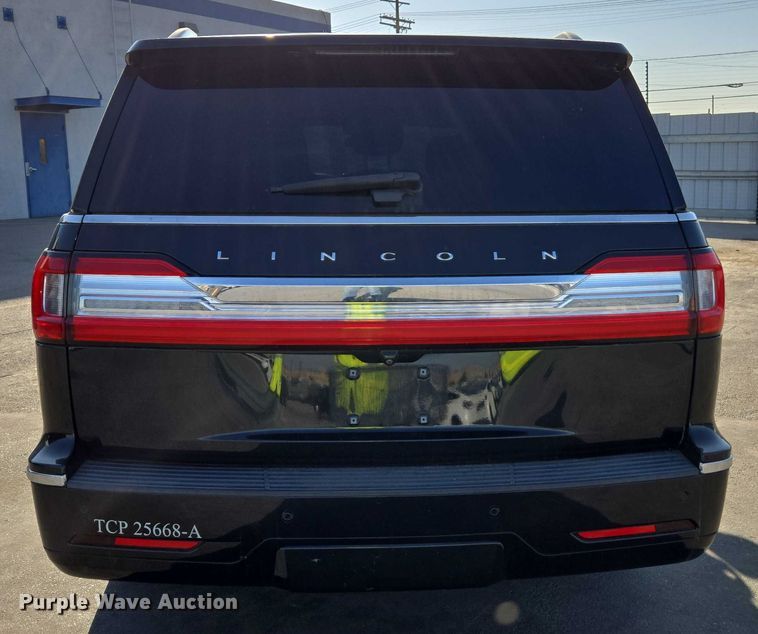 image for item YA0871 2020 Lincoln  Navigator L SUV