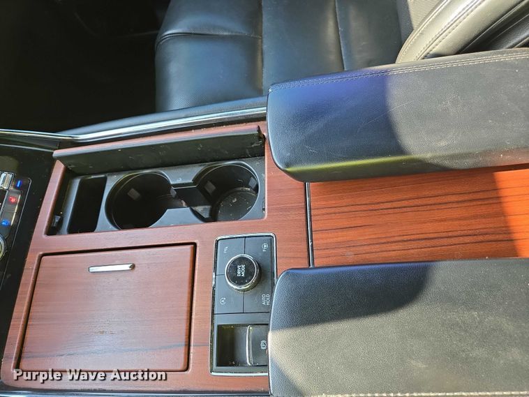 image for item YA0871 2020 Lincoln  Navigator L SUV