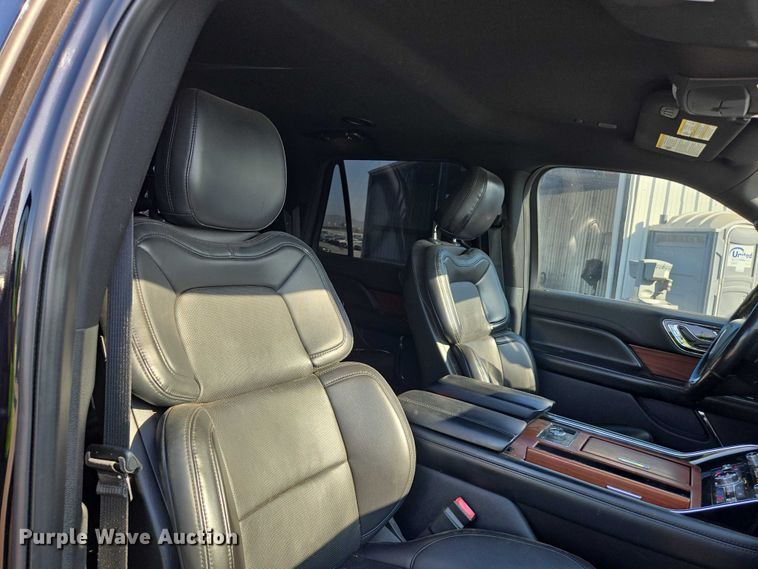 image for item YA0871 2020 Lincoln  Navigator L SUV