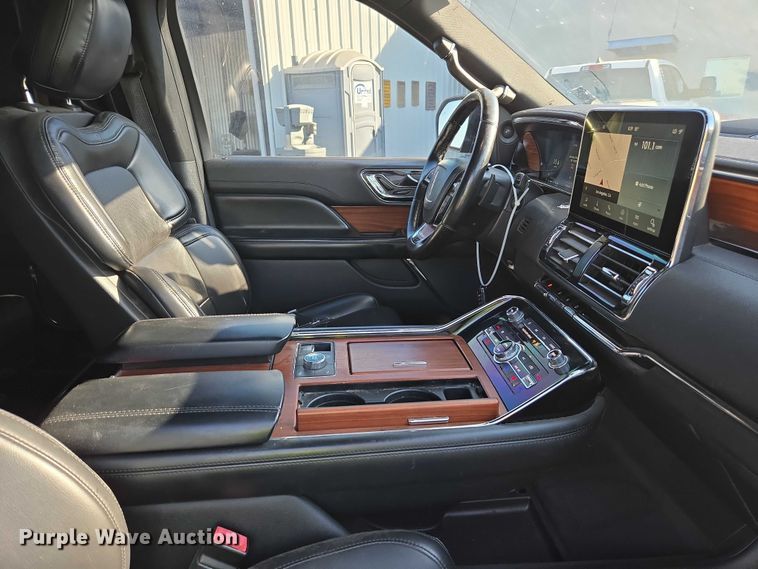 image for item YA0871 2020 Lincoln  Navigator L SUV