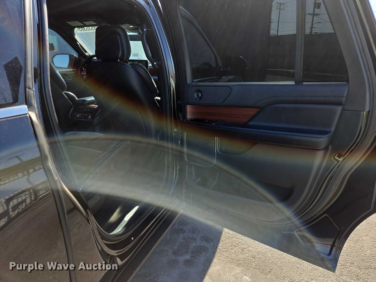 image for item YA0871 2020 Lincoln  Navigator L SUV