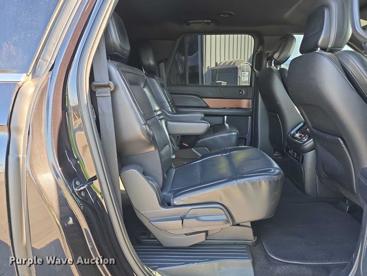 image for item YA0871 2020 Lincoln  Navigator L SUV