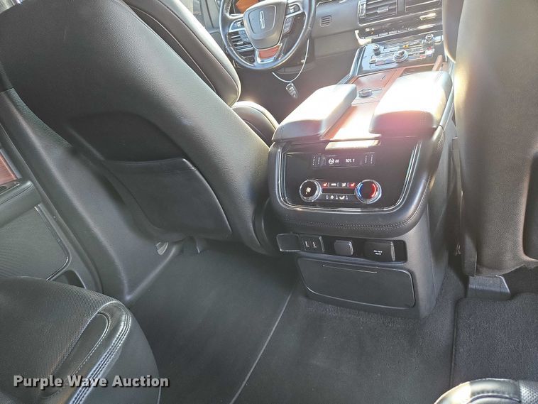 image for item YA0871 2020 Lincoln  Navigator L SUV