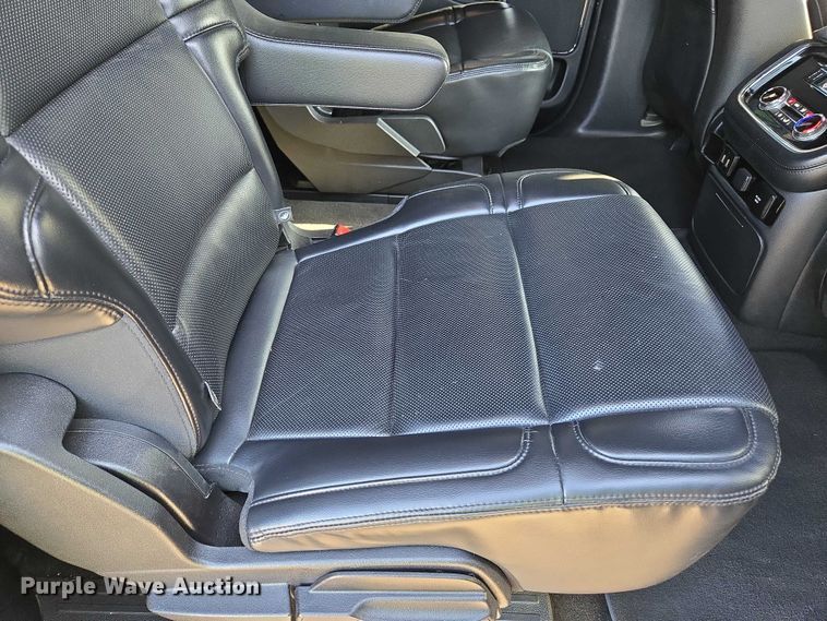 image for item YA0871 2020 Lincoln  Navigator L SUV