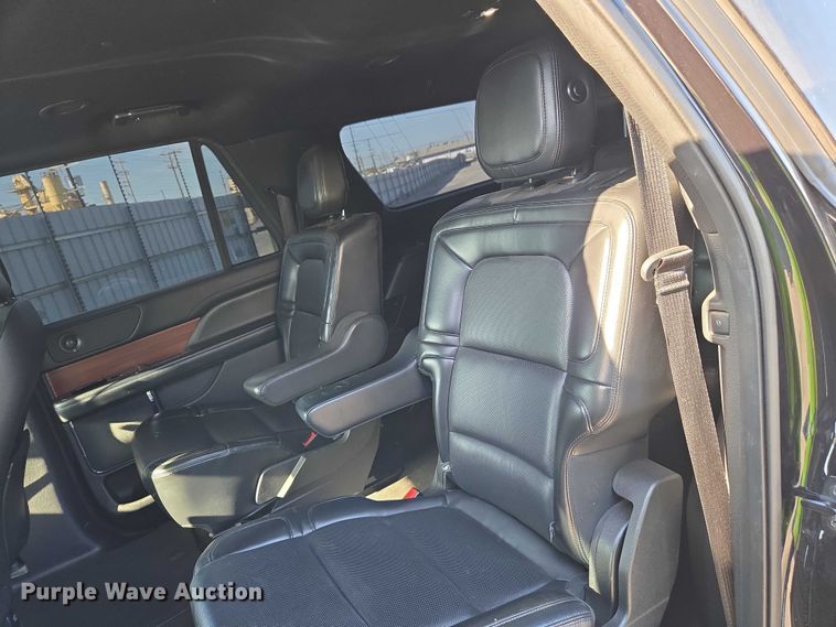 image for item YA0871 2020 Lincoln  Navigator L SUV