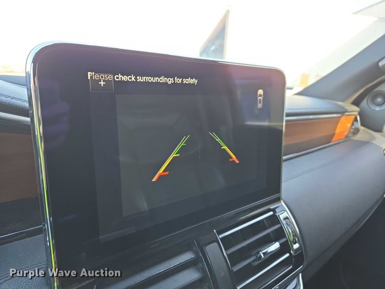 image for item YA0871 2020 Lincoln  Navigator L SUV